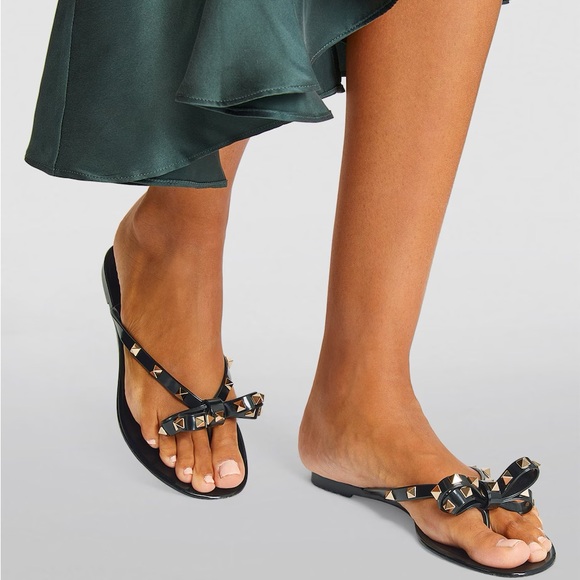 Valentino Garavani Rockstud Bow Jelly Rubber Slipper Thong Sandals